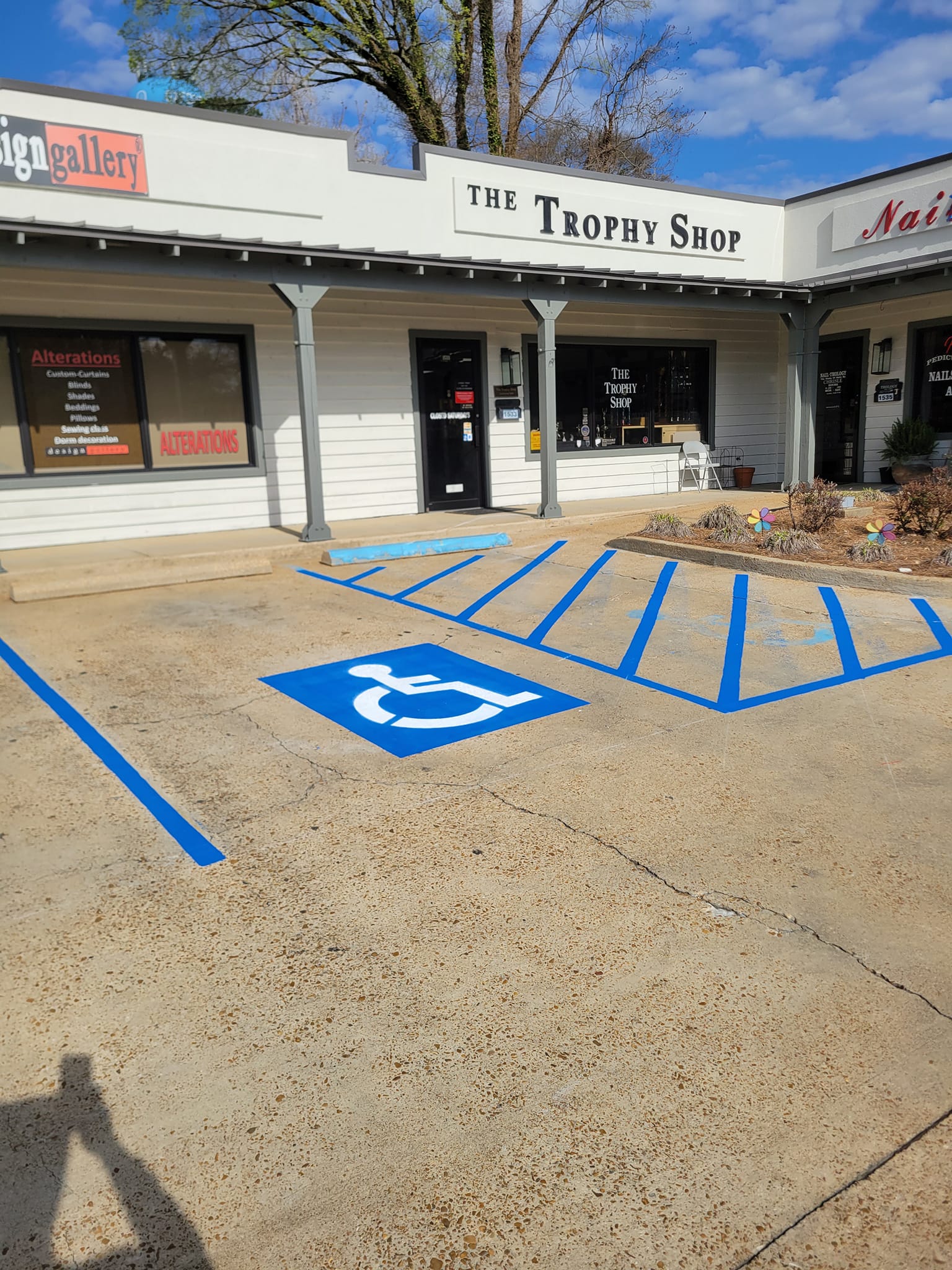 line striping for shopping plaza parking lot